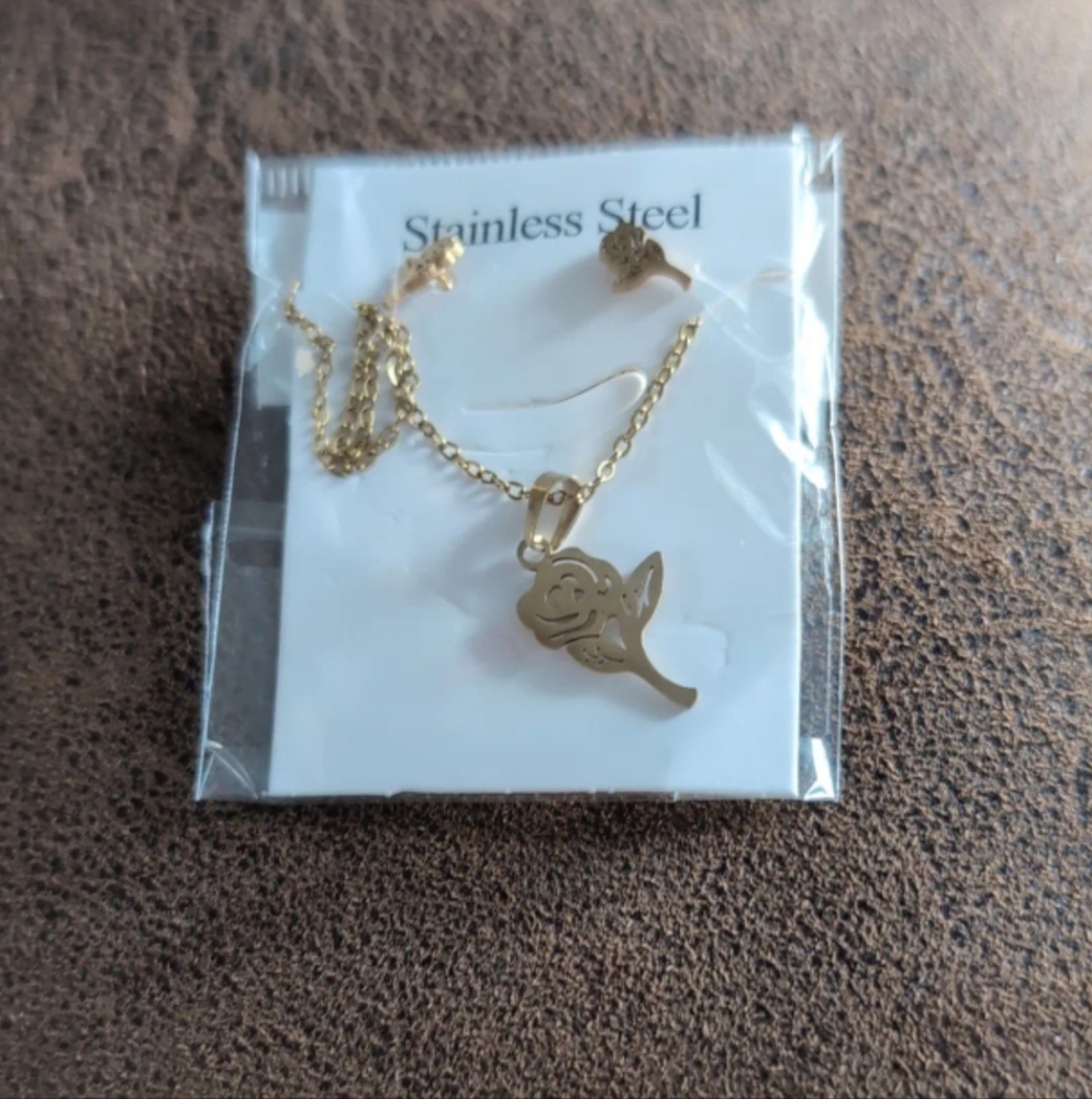 Gold Rose Earring & Necklace Set